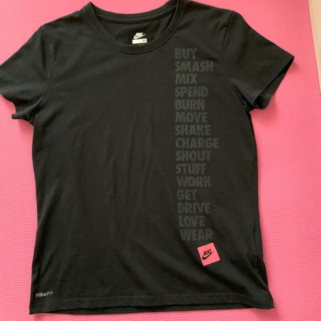 NIKE(ナイキ)のNIKE Tシャツ　レディース　black M  レディースのトップス(Tシャツ(半袖/袖なし))の商品写真