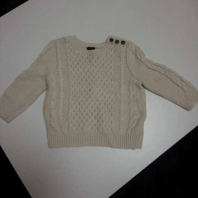 babyGAP(ベビーギャップ)のケーブルニット♡ キッズ/ベビー/マタニティのベビー服(~85cm)(ニット/セーター)の商品写真