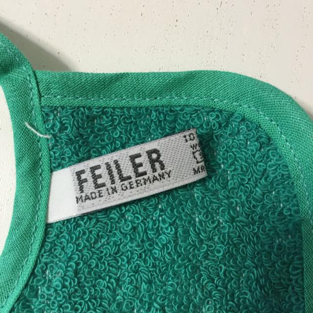 FEILER(フェイラー)のフェイラー お食事エプロン 新品未使用 キッズ/ベビー/マタニティのこども用ファッション小物(ベビースタイ/よだれかけ)の商品写真