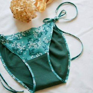 Flower lingerie green

Organic (ショーツ)