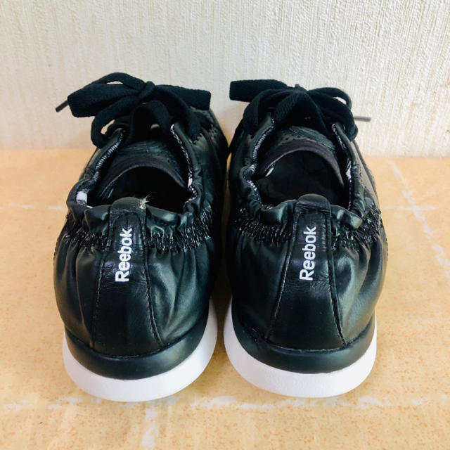 ☆新品 Reebok イージートーン ブラック 23.5 2