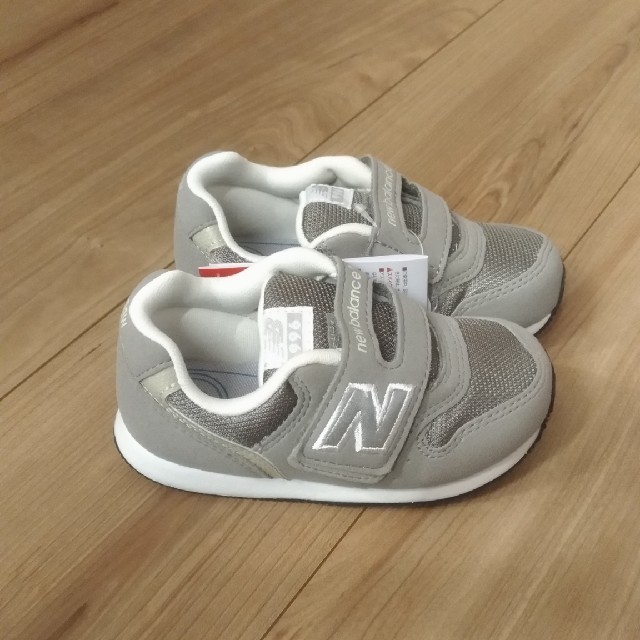 New Balance(ニューバランス)の箱なし　ニューバランス ベビー スニーカー
15.5cm グレー キッズ/ベビー/マタニティのキッズ靴/シューズ(15cm~)(スニーカー)の商品写真