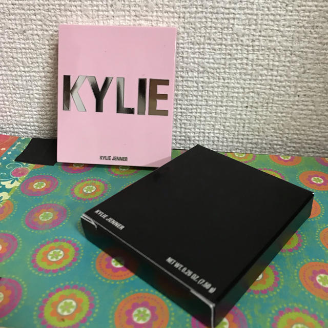 Kylie Cosmetics(カイリーコスメティックス)のKylie cosmetics チーク コスメ/美容のベースメイク/化粧品(チーク)の商品写真