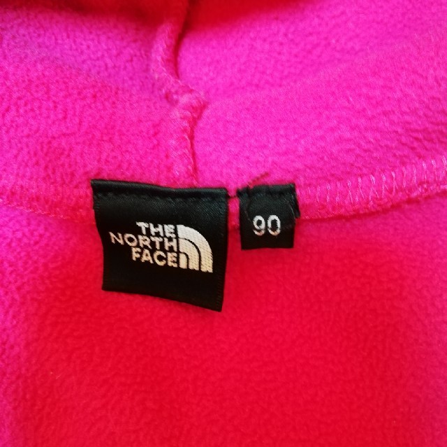 THE NORTH FACE(ザノースフェイス)のTHE NORTH FAE90㌢ベスト キッズ/ベビー/マタニティのキッズ服女の子用(90cm~)(ジャケット/上着)の商品写真