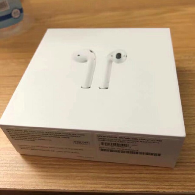 Apple(アップル)のairpods スマホ/家電/カメラのオーディオ機器(ヘッドフォン/イヤフォン)の商品写真