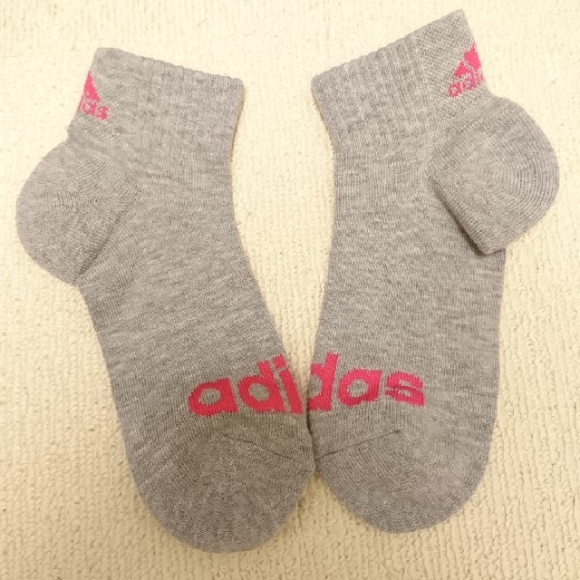 adidas(アディダス)のアディダス靴下 レディースのレッグウェア(ソックス)の商品写真