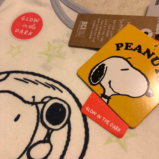 SNOOPY(スヌーピー)のオーストラリア発 光るスヌーピーパジャマ！サイズ3ラスト1！ キッズ/ベビー/マタニティのキッズ服男の子用(90cm~)(パジャマ)の商品写真