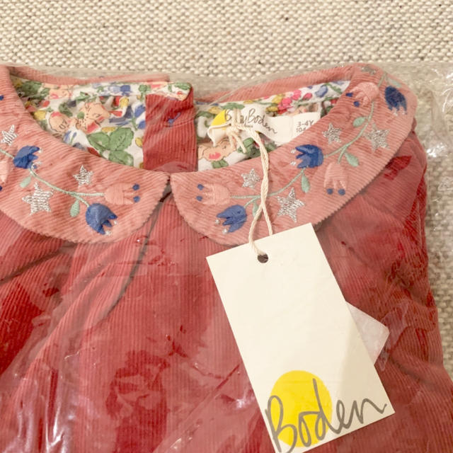 Boden(ボーデン)の【新品】BabyBoden 今期新作コーデュロイワンピ 3-4y104cm キッズ/ベビー/マタニティのキッズ服女の子用(90cm~)(ワンピース)の商品写真