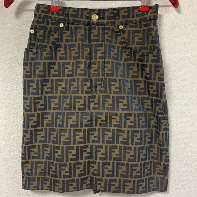 独特な FENDI - FENDI スカート ひざ丈スカート
