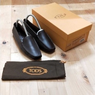 トッズ(TOD'S)の美品!　TOD'S　トッズ　ブラウンローファー　37(ローファー/革靴)