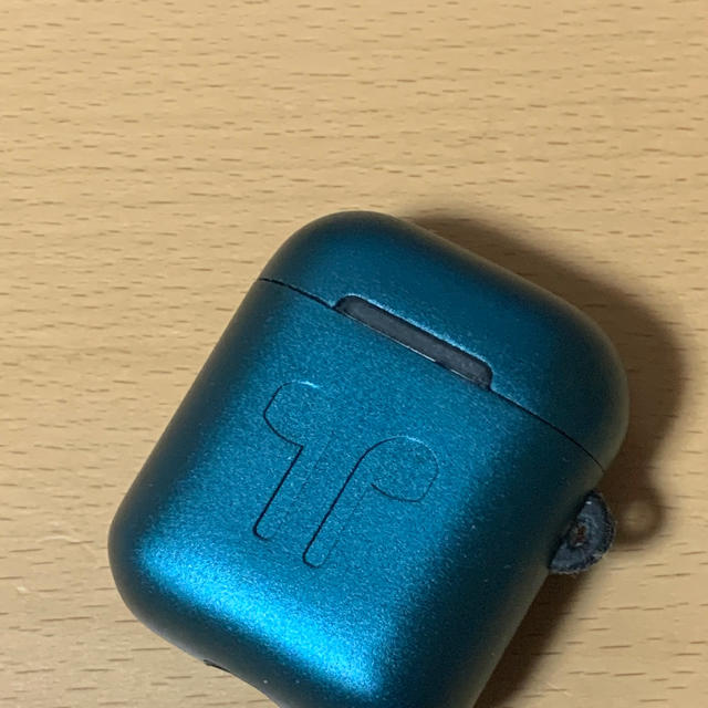 オーディオ機器Apple AirPods with Charging Case 現行モデル