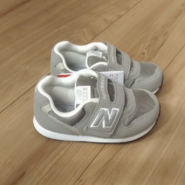 New Balance(ニューバランス)の箱なし　ニューバランス ベビー スニーカー
16.0cm グレー キッズ/ベビー/マタニティのキッズ靴/シューズ(15cm~)(スニーカー)の商品写真