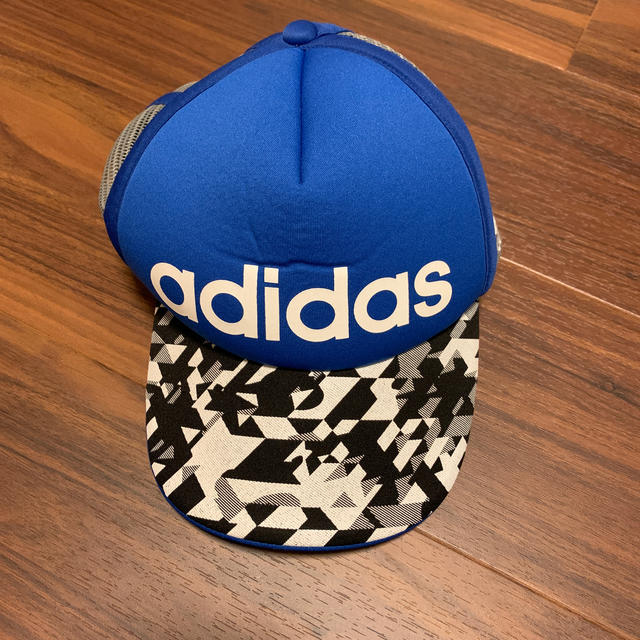 adidas(アディダス)のアディダス💙キャップ🧢 キッズ/ベビー/マタニティのこども用ファッション小物(帽子)の商品写真