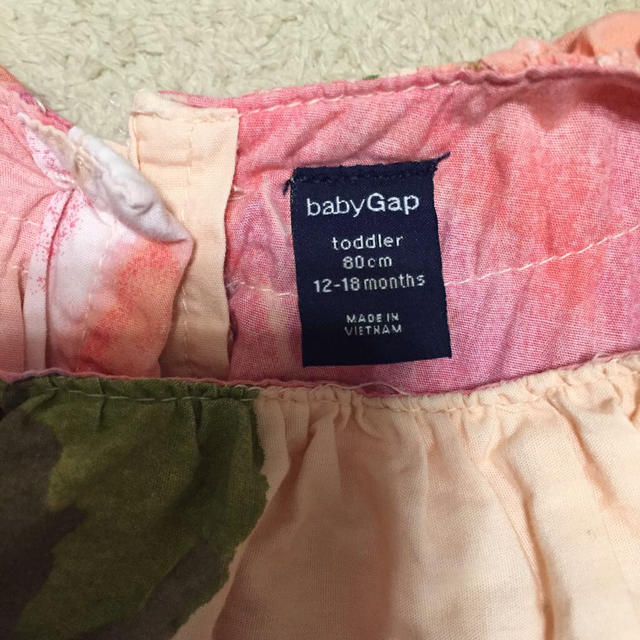 babyGAP(ベビーギャップ)のベビーギャップ♡花柄ロンパース♡80 キッズ/ベビー/マタニティのベビー服(~85cm)(ロンパース)の商品写真