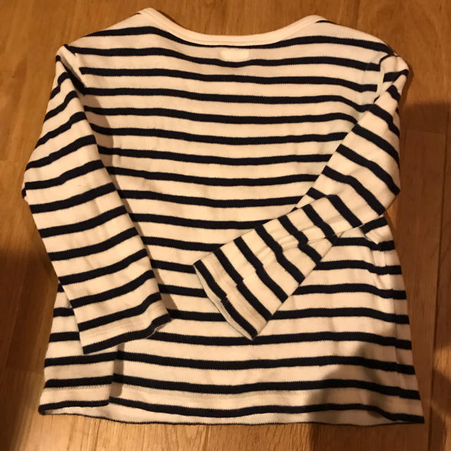 UNIQLO(ユニクロ)のユニクロ ベビー80 ボーダーカットソー ロングTシャツ キッズ/ベビー/マタニティのベビー服(~85cm)(シャツ/カットソー)の商品写真