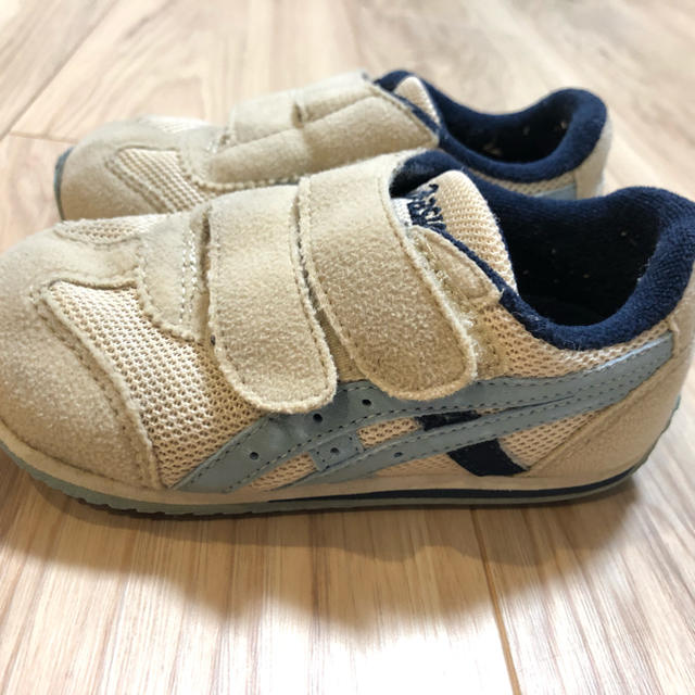 asics(アシックス)のasics アシックス スニーカー キッズ/ベビー/マタニティのベビー靴/シューズ(~14cm)(スニーカー)の商品写真