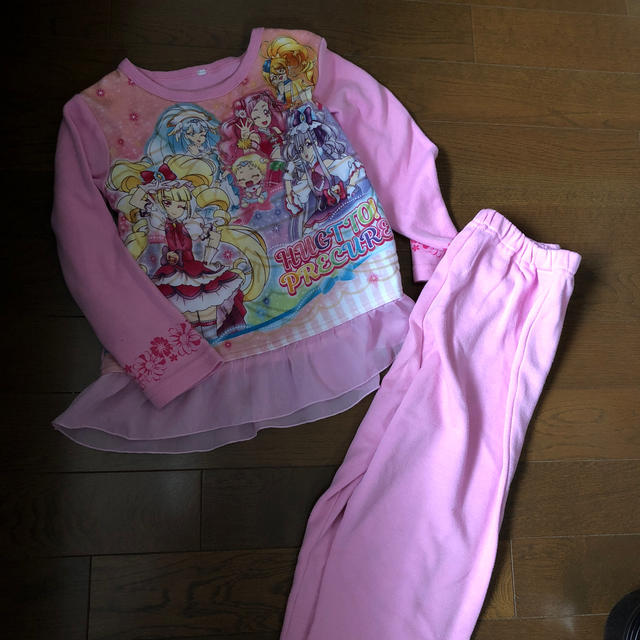 BANDAI(バンダイ)のプリキュア   光るパジャマ キッズ/ベビー/マタニティのキッズ服女の子用(90cm~)(パジャマ)の商品写真