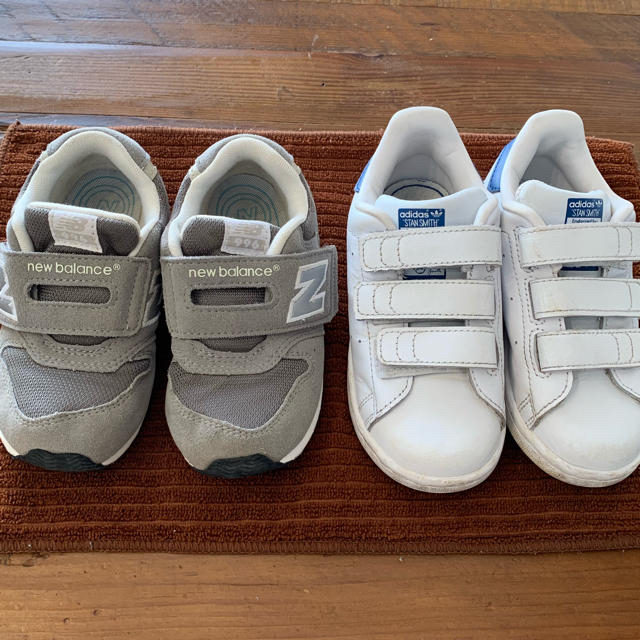 New Balance(ニューバランス)のNew balance とadidas  Stan smith キッズ/ベビー/マタニティのキッズ靴/シューズ(15cm~)(スニーカー)の商品写真