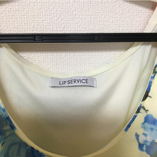 LIP SERVICE(リップサービス)のLIP SERVICE タンクトップ　花柄 レディースのトップス(タンクトップ)の商品写真