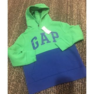 ギャップ(GAP)のGAPパーカー110㎝ 新品タグ付きです。(ジャケット/上着)