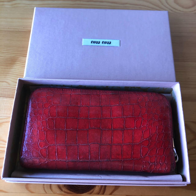 miumiu(ミュウミュウ)のmiumiu レア　長財布 レディースのファッション小物(財布)の商品写真