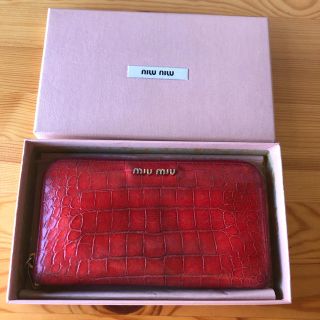 ミュウミュウ(miumiu)のmiumiu レア　長財布(財布)