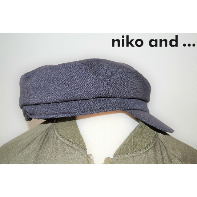 niko and...(ニコアンド)のニコアンド 小顔 キャスケット 帽子 ロゴ ネイビー   キャップ フリーサイズ レディースの帽子(キャスケット)の商品写真