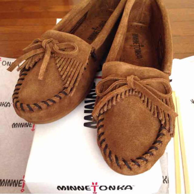 Minnetonka(ミネトンカ)の新品7.5 ミネトンカ キルティモカシン レディースの靴/シューズ(ローファー/革靴)の商品写真