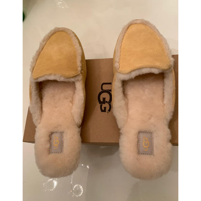 UGG(アグ)のお値引きUGG スリッポン 新品 24cm レディースの靴/シューズ(スリッポン/モカシン)の商品写真