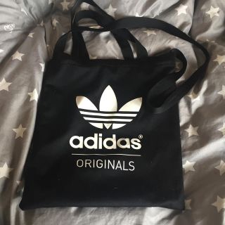 アディダス(adidas)のadidas ショルダーバック 黒(ショルダーバッグ)