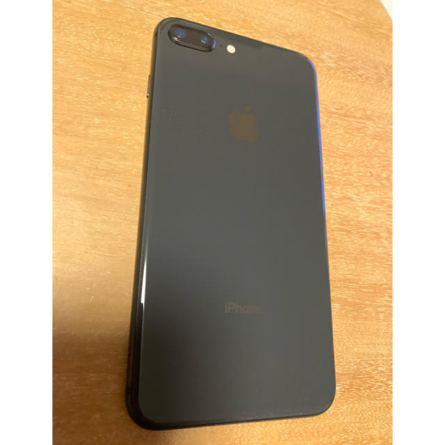 iPhone(アイフォーン)のiPhone8plus 64GB/SIMフリー/綺麗です/充電、イヤホンは新品 スマホ/家電/カメラのスマートフォン/携帯電話(スマートフォン本体)の商品写真