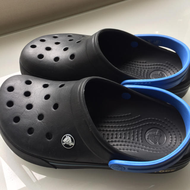 crocs(クロックス)のクロックスサンダル キッズ/ベビー/マタニティのキッズ靴/シューズ(15cm~)(サンダル)の商品写真