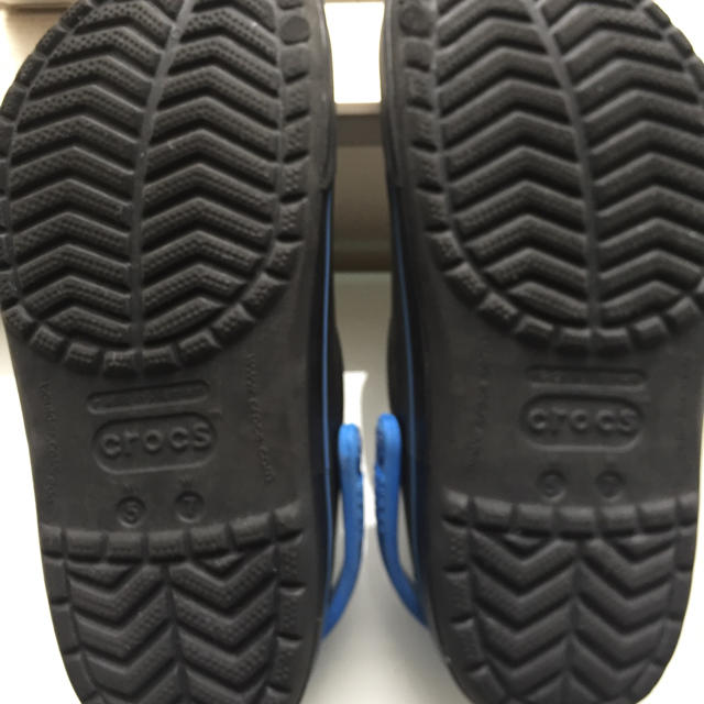 crocs(クロックス)のクロックスサンダル キッズ/ベビー/マタニティのキッズ靴/シューズ(15cm~)(サンダル)の商品写真