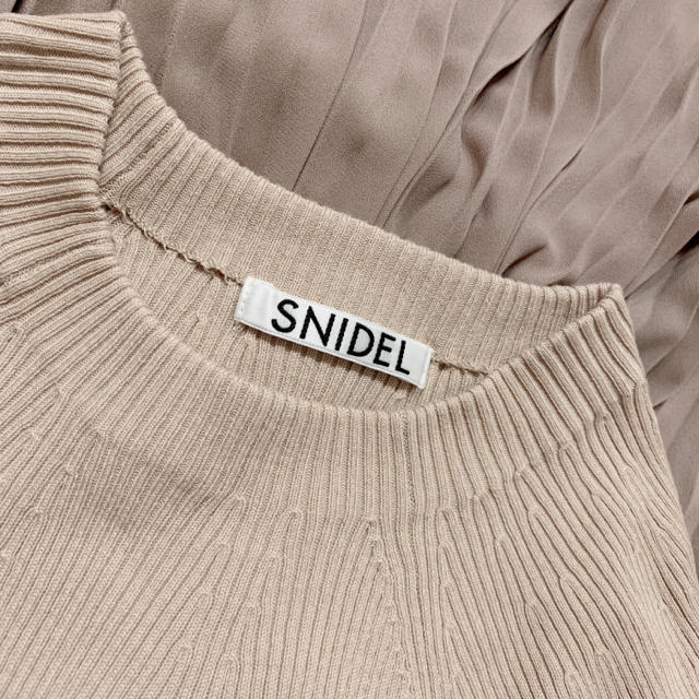 SNIDEL(スナイデル)のプリーツドッキングニットワンピース レディースのワンピース(ロングワンピース/マキシワンピース)の商品写真