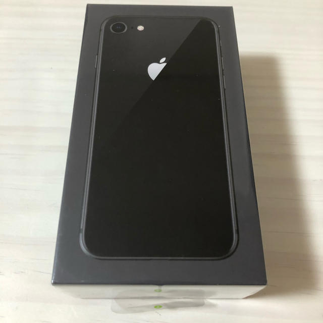 Apple(アップル)のiPhone 8 Space Gray 64 GB SIMフリー スマホ/家電/カメラのスマートフォン/携帯電話(携帯電話本体)の商品写真