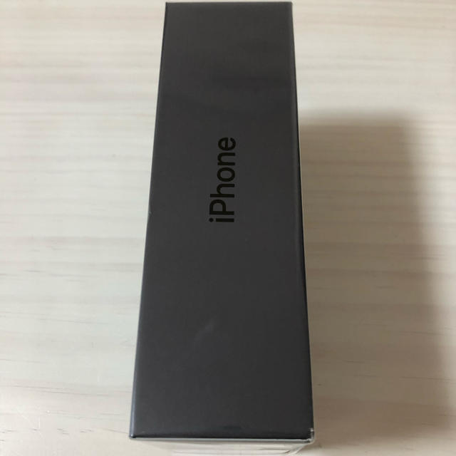 Apple(アップル)のiPhone 8 Space Gray 64 GB SIMフリー スマホ/家電/カメラのスマートフォン/携帯電話(携帯電話本体)の商品写真