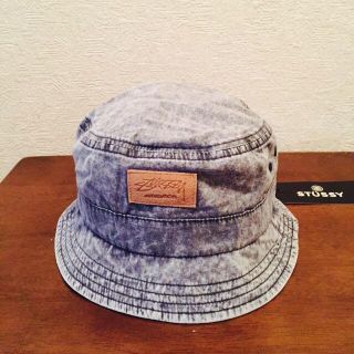 ステューシー(STUSSY)のSTUSSYデニムネイビーバケットハット(ハット)