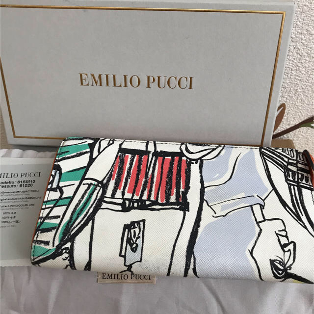 EMILIO PUCCI(エミリオプッチ)の専用です レディースのファッション小物(財布)の商品写真