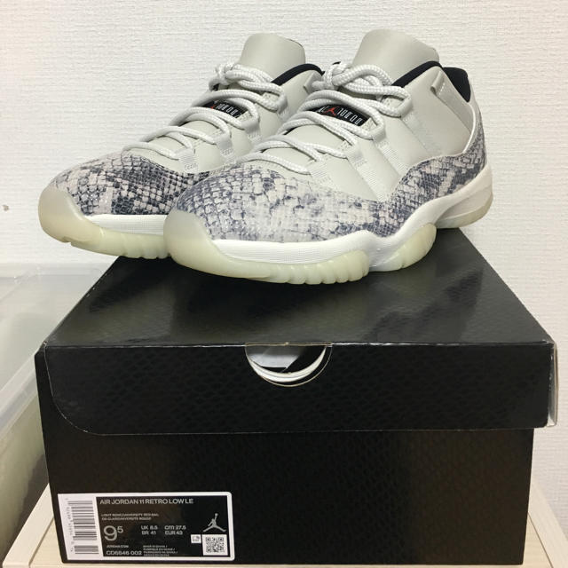 NIKE(ナイキ)の27.5 AIR JORDAN 11 RETRO LOW LE snake メンズの靴/シューズ(スニーカー)の商品写真