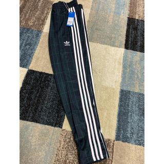 アディダス(adidas)の新品★アディダス　トラックパンツ★M(その他)