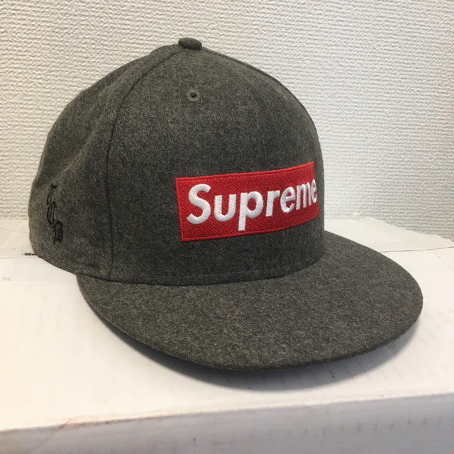 Supreme(シュプリーム)の売切価格 Supreme newera boxlogo ロロピアーナ メンズの帽子(キャップ)の商品写真