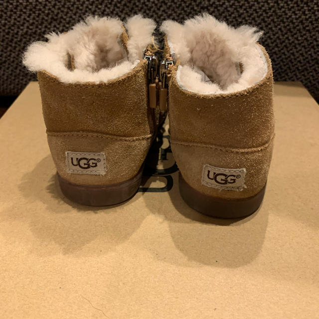 UGG(アグ)のUGG ムートンブーツ　17センチ　 キッズ/ベビー/マタニティのキッズ靴/シューズ(15cm~)(ブーツ)の商品写真