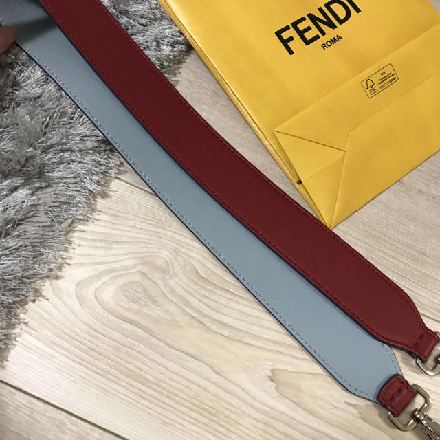 FENDI(フェンディ)のフェンディ ショルダー ストラップ✨FENDI ストラップユー レディースのバッグ(ショルダーバッグ)の商品写真