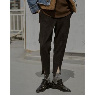 アメリヴィンテージ(Ameri VINTAGE)のAmelievintage COMFY SLIM TAPERED PANTS(カジュアルパンツ)