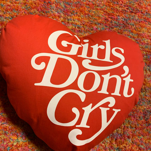 ISETAN×Girls Don´t Cry Heart Pillow 好評 - vitamedic.ind.br