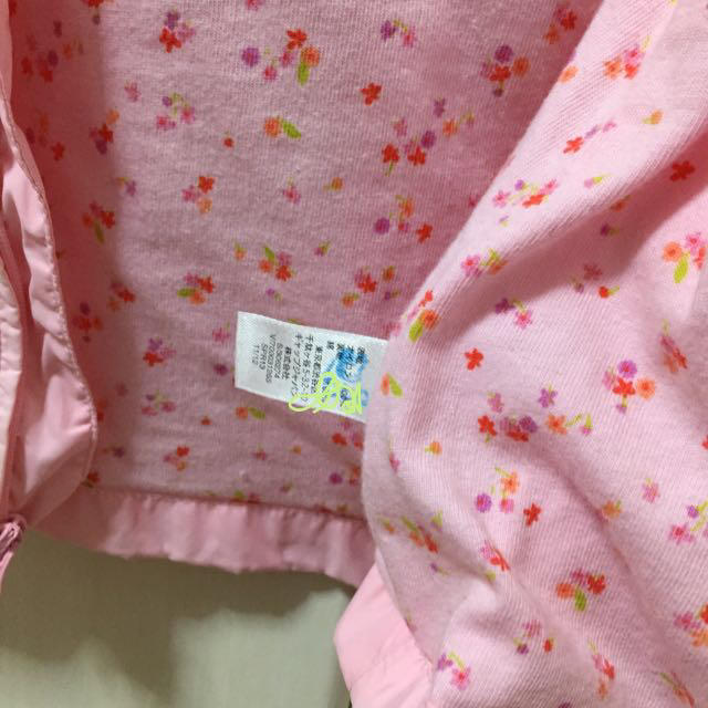 GAP(ギャップ)の専用 GAP ウインドブレーカー 90 キッズ/ベビー/マタニティのキッズ服女の子用(90cm~)(ジャケット/上着)の商品写真