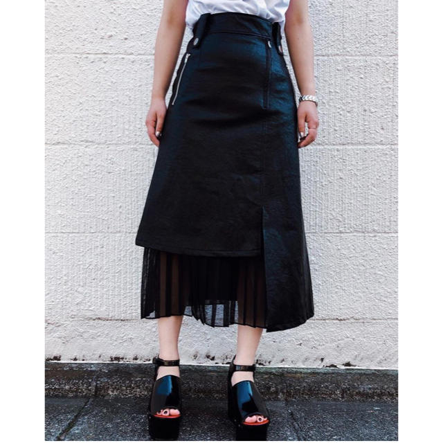 Ameri VINTAGE(アメリヴィンテージ)のBANK whipstaff レザースカート ブラック  レディースのスカート(ひざ丈スカート)の商品写真