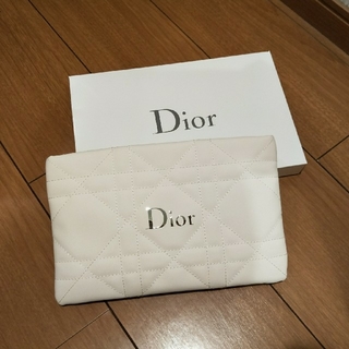 ディオール(Dior)の【新品】ノベルティ化粧ポーチ(ポーチ)