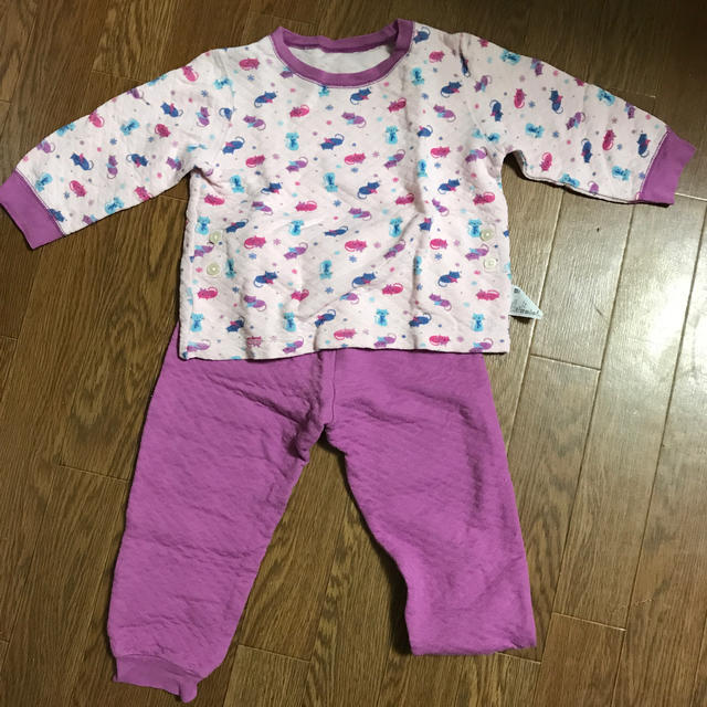 UNIQLO(ユニクロ)の100 ユニクロ　パジャマ キッズ/ベビー/マタニティのキッズ服女の子用(90cm~)(パジャマ)の商品写真