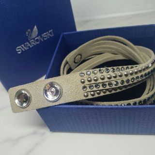 スワロフスキー(SWAROVSKI)のスワロフスキー　4連　ブレスレット　正規品(ブレスレット/バングル)